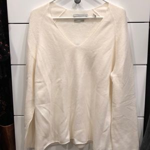 Vince cream cashmere v neck sweater size medium